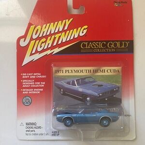 Johnny Lightning Classic Gold 1971 Plymouth Hemi Cuda - Blue